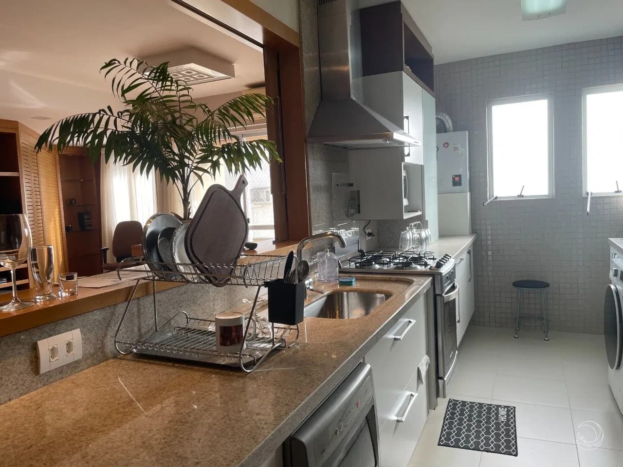 Cobertura para venda com 3 dormitórios em Côrrego Grande com 182 m² — foto 3