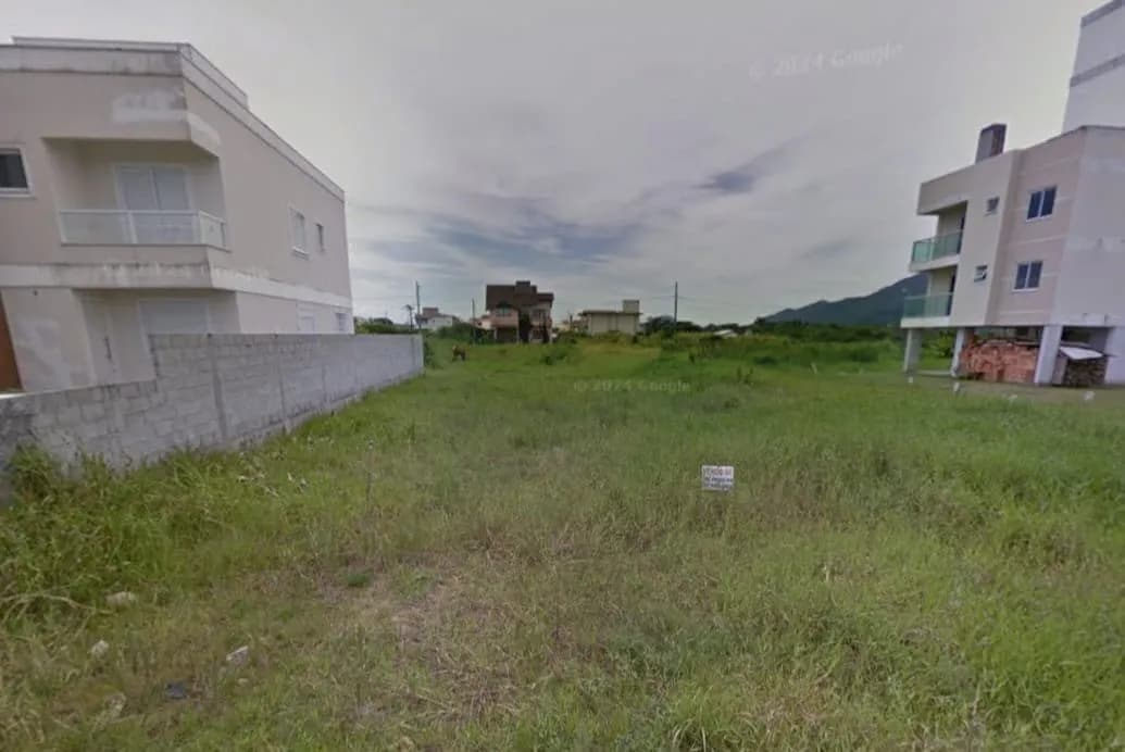 Terreno para venda em Carianos com 360 m² — foto principal