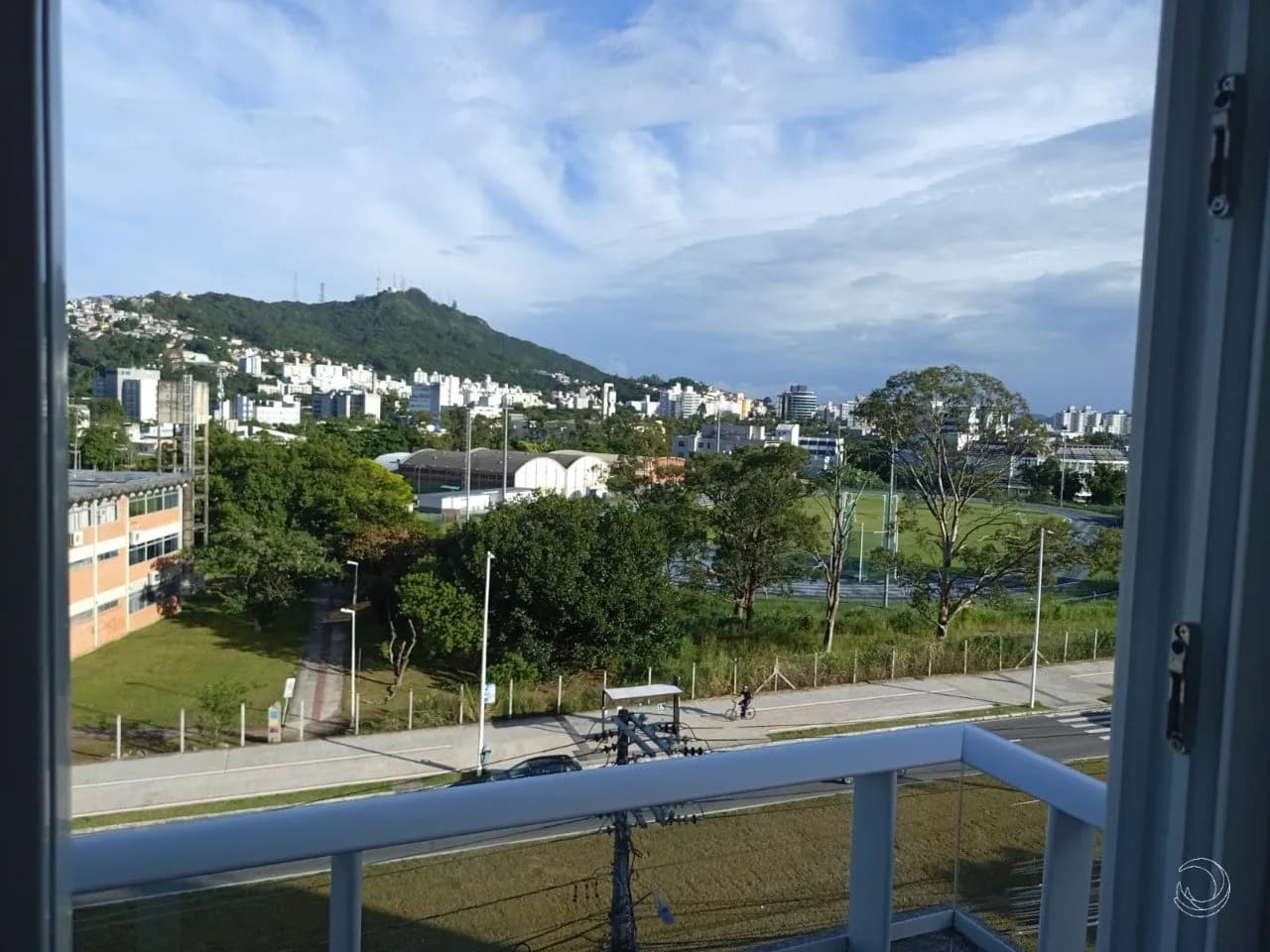 Apartamento para venda com 2 dormitórios em Pantanal com 59 m² — foto principal