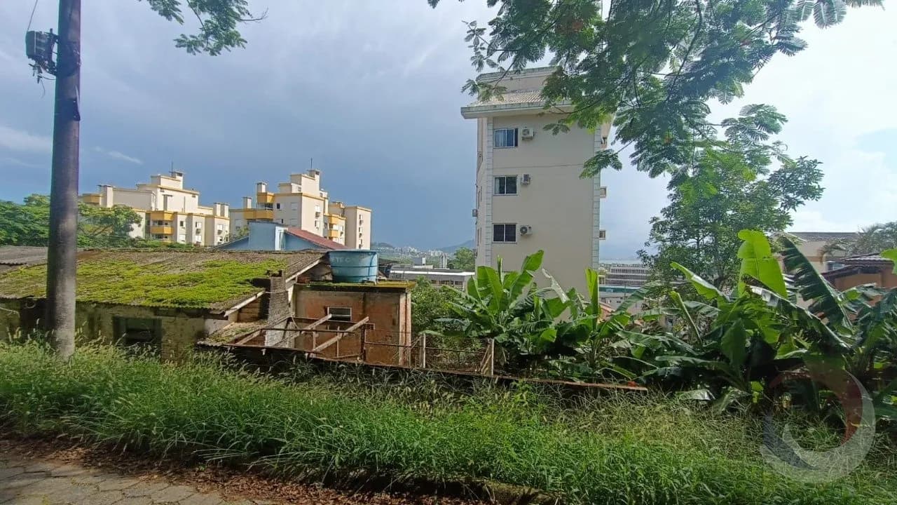 Terreno para venda em Saco Grande com 604 m²
