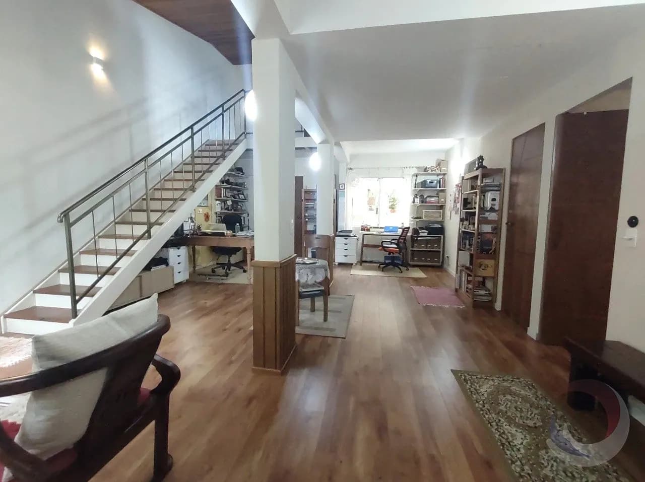 Casa para venda com 2 dormitórios em Sambaqui com 226 m²