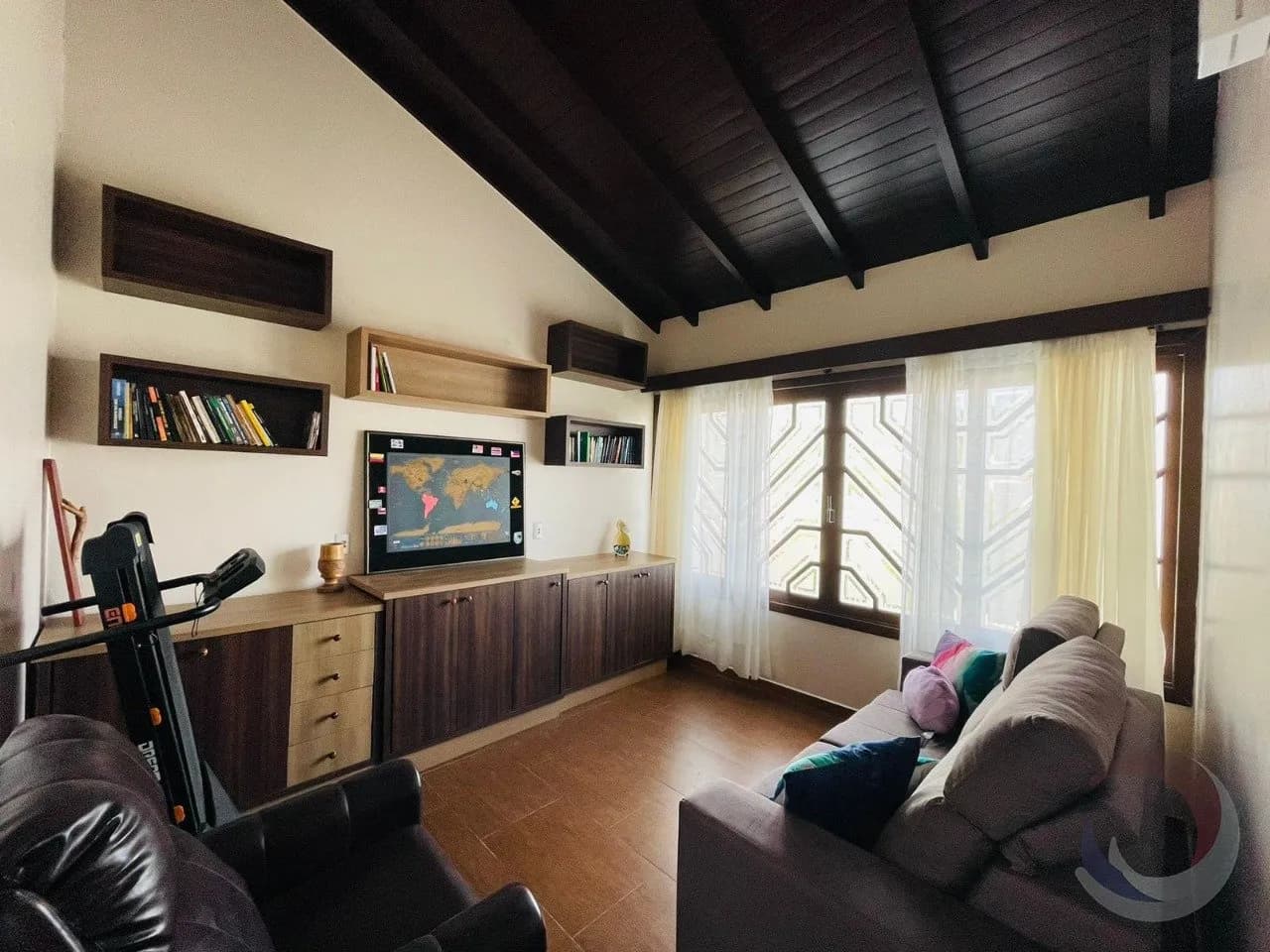 Casa para venda com 4 dormitórios em Pantanal com 148 m² — foto principal