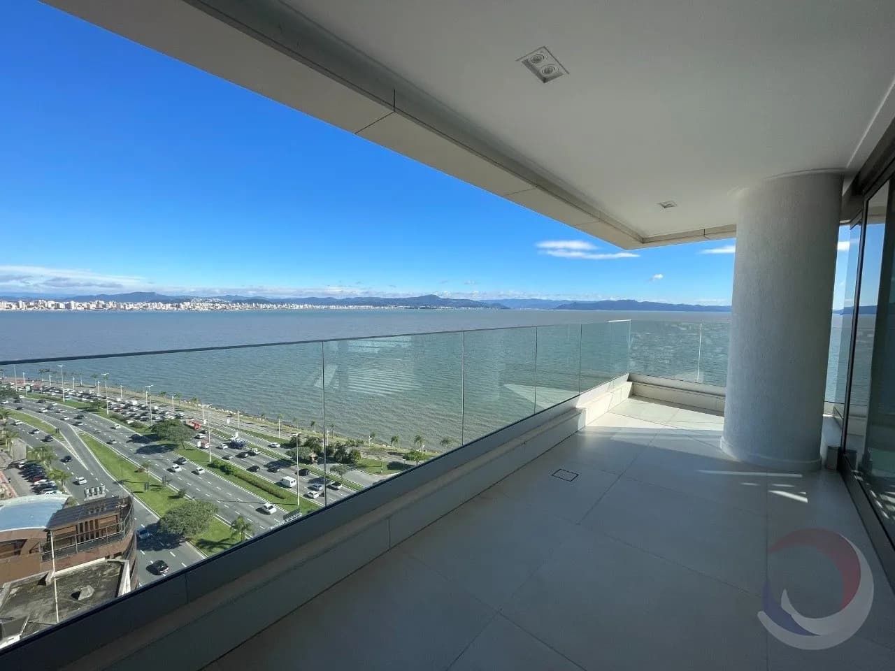 Apartamento para venda com 3 dormitórios em Beira Mar Norte com 209 m² — foto principal