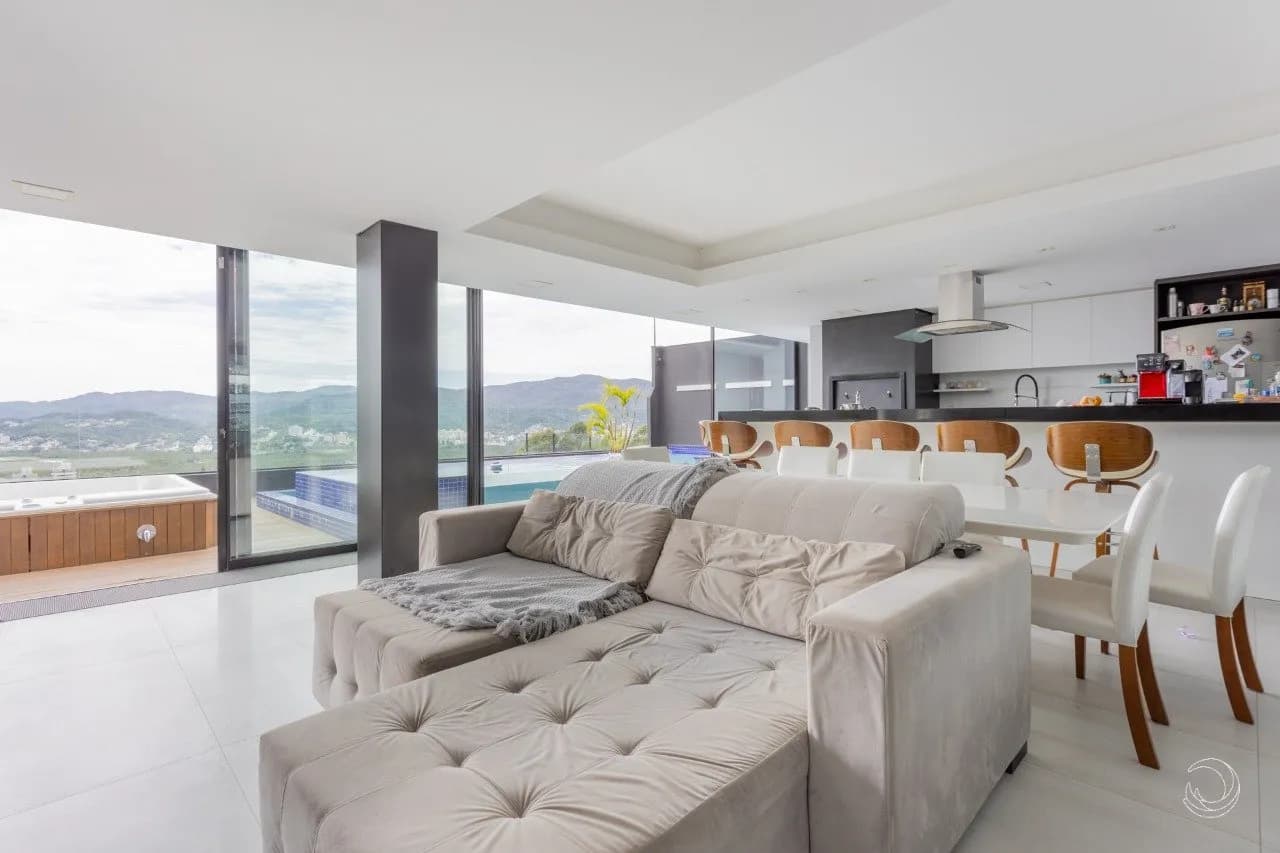 Casa para venda com 4 dormitórios em Trindade com 287 m²