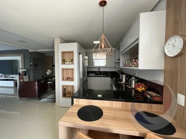 Casa para venda com 3 dormitórios em Côrrego Grande com 176 m²