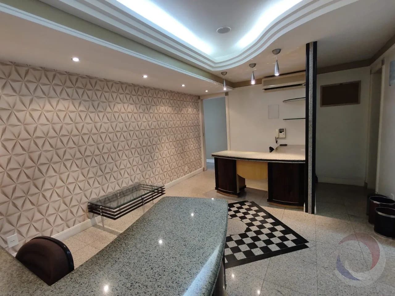Sala comercial para venda em Centro com 147 m²