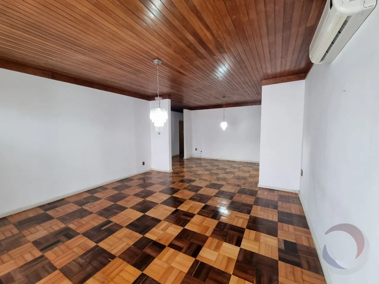 Casa para venda com 4 dormitórios em Centro com 175 m² — foto 2