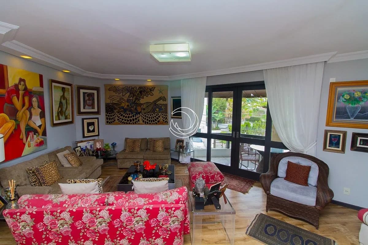 Casa para venda com 5 dormitórios em Centro com 298 m² — foto 2