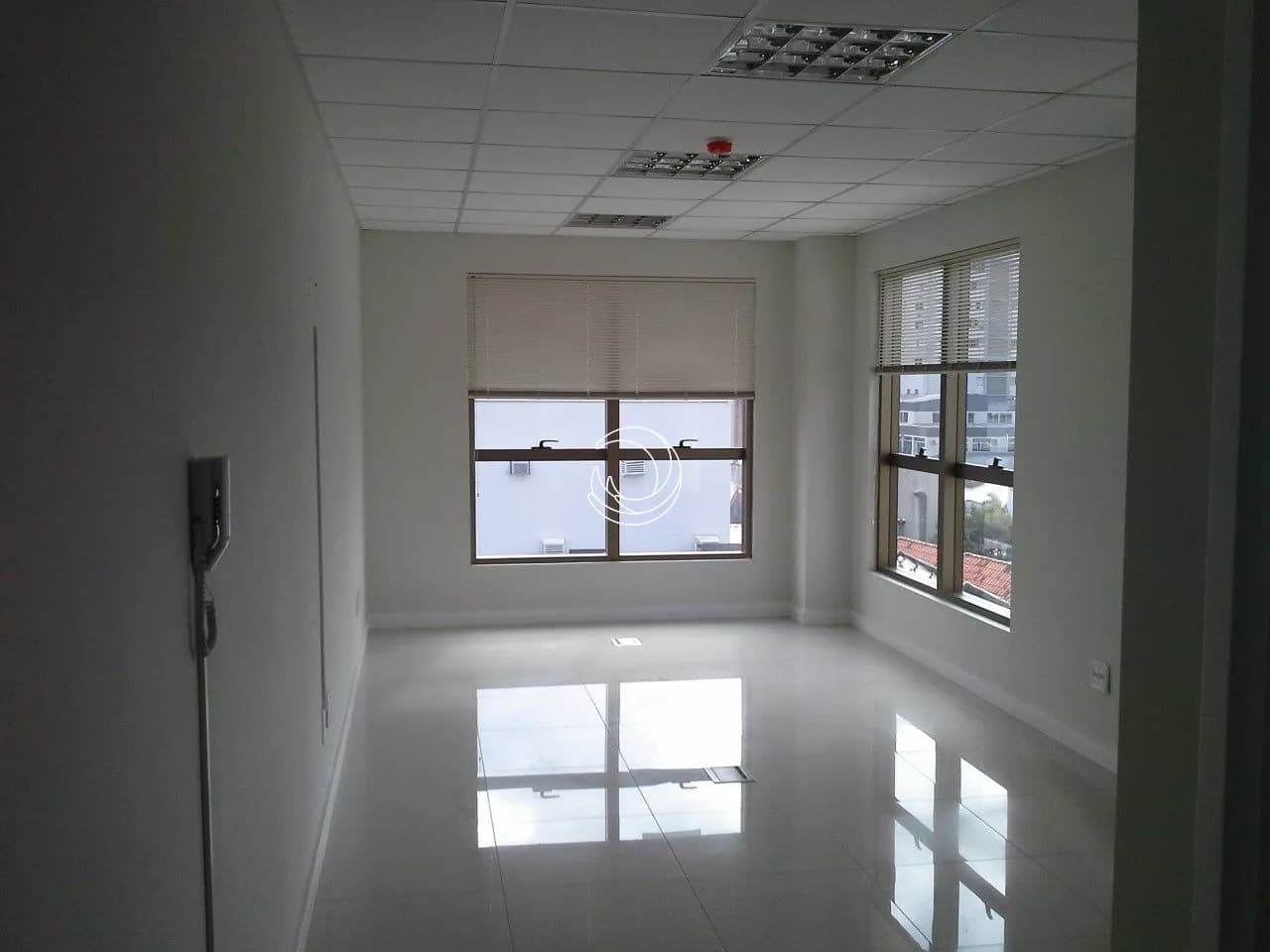 Sala comercial para venda em Centro com 56 m²