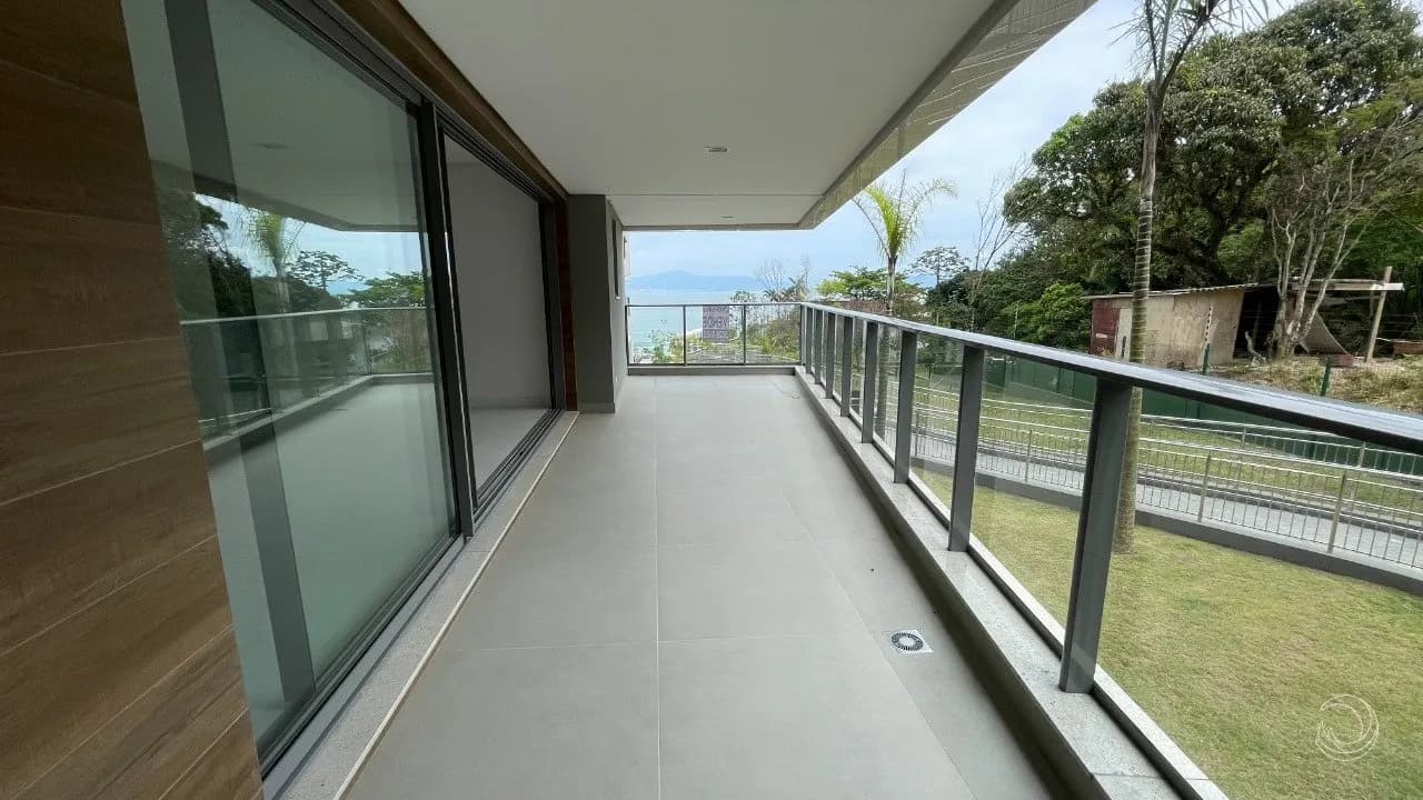 Apartamento para venda com 3 dormitórios em Cacupé com 165 m²