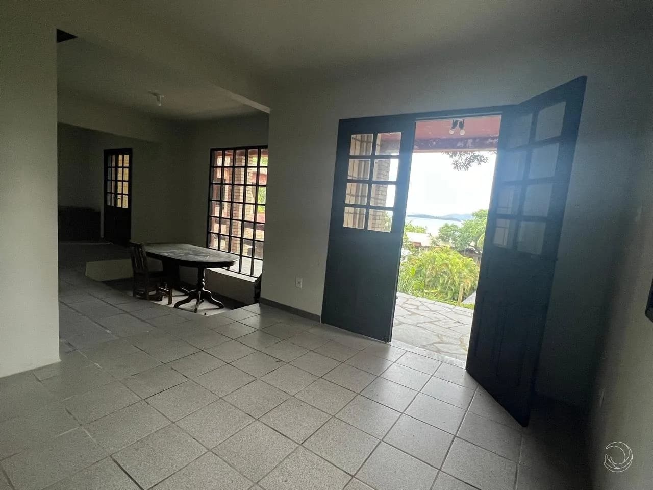 Casa para venda com 4 dormitórios em Sambaqui com 152 m² — foto principal