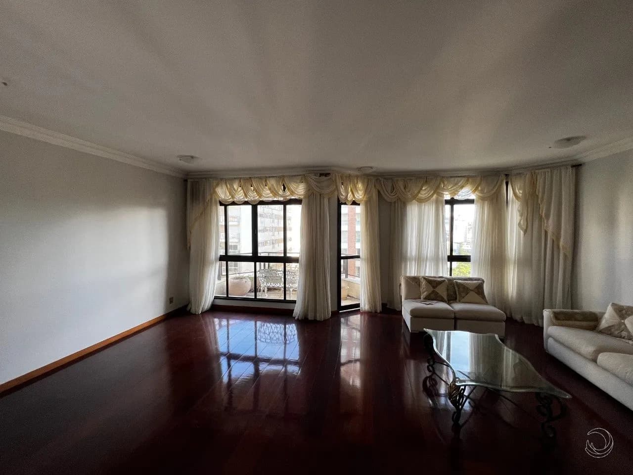 Apartamento para venda com 3 dormitórios em Centro com 214 m² — foto principal