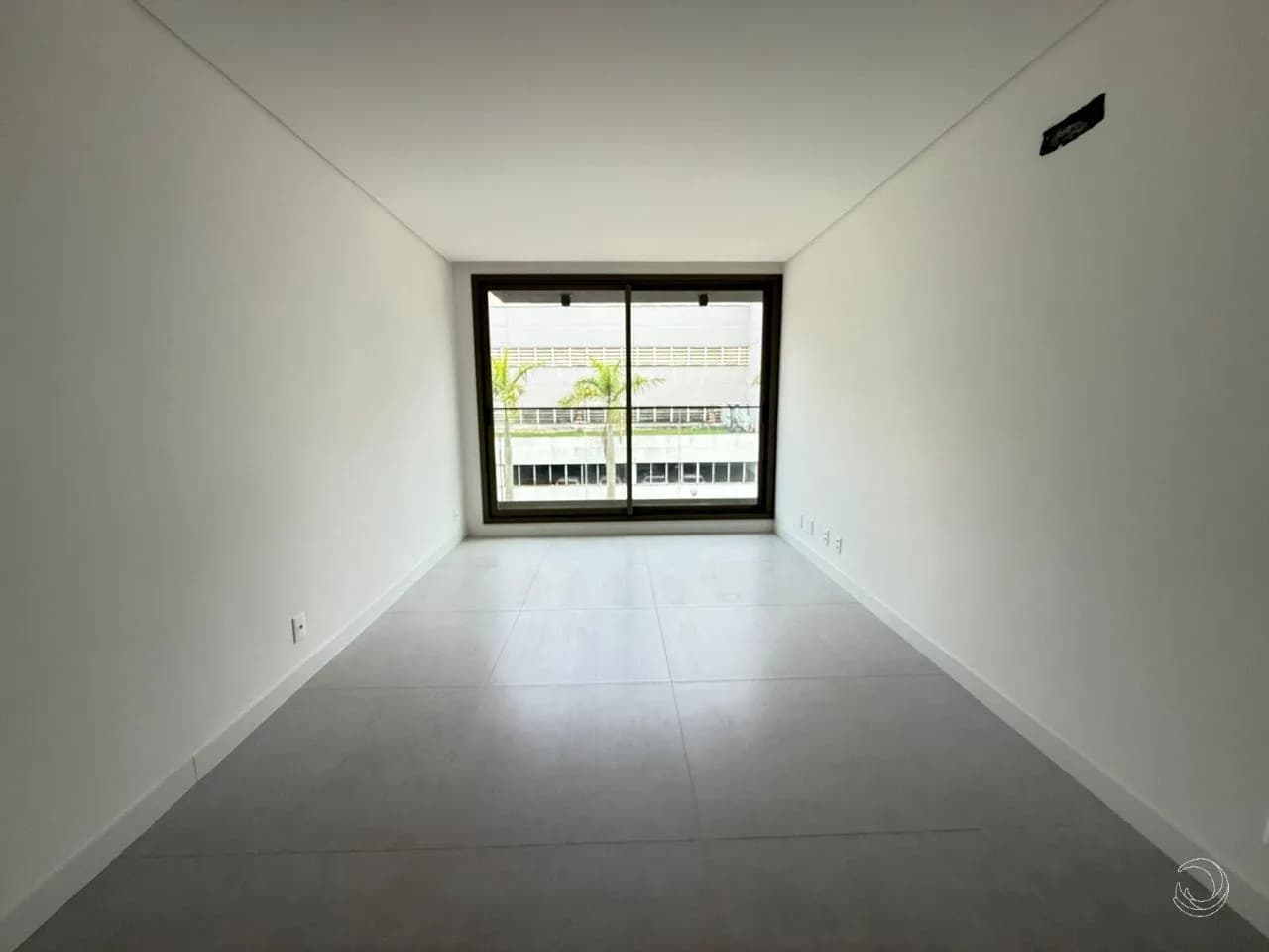 Apartamento para venda com 1 dormitório, em Jurerê Internacional com 55 m² — foto 2