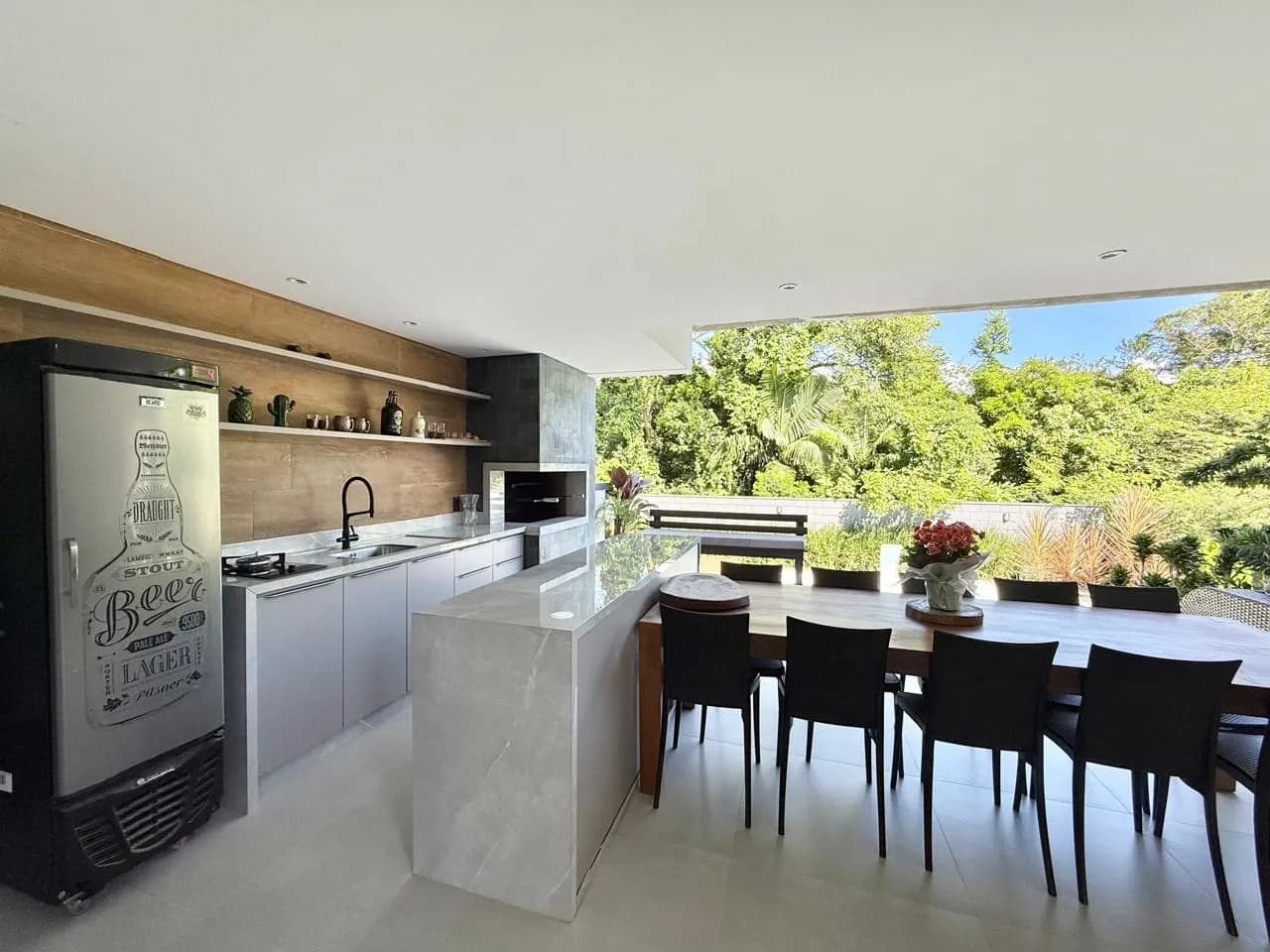 Casa para venda com 4 dormitórios em Ribeirão da Ilha com 283 m²
