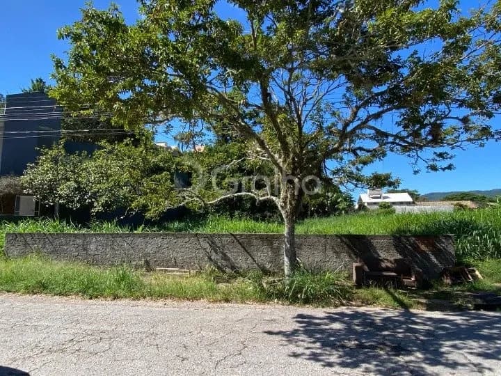 Terreno para venda em Trindade com 720 m² — foto principal