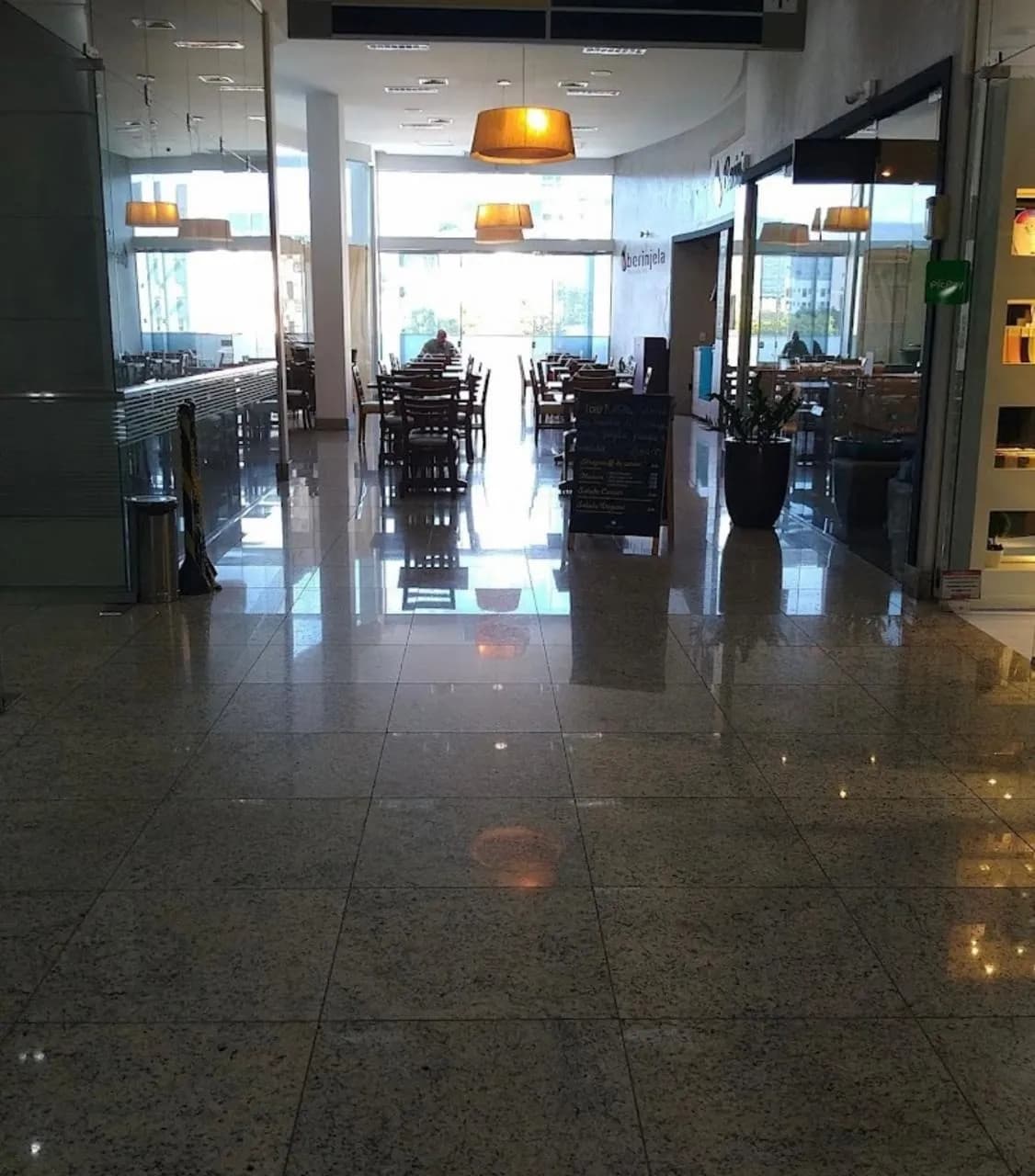 Sala comercial para venda em Trindade com 82 m² — foto 2