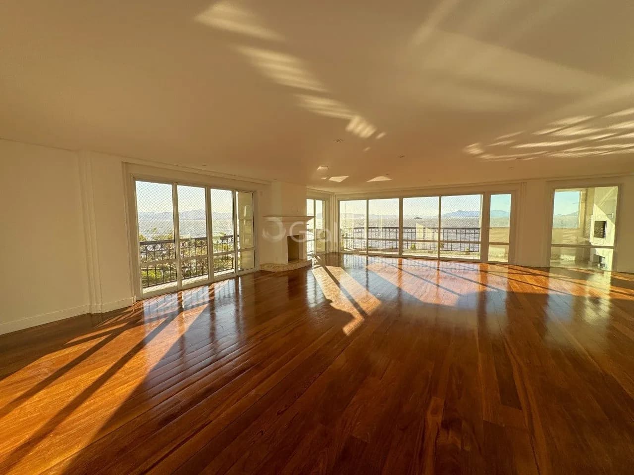 Apartamento para venda com 4 dormitórios em Agronômica com 316 m² — foto principal