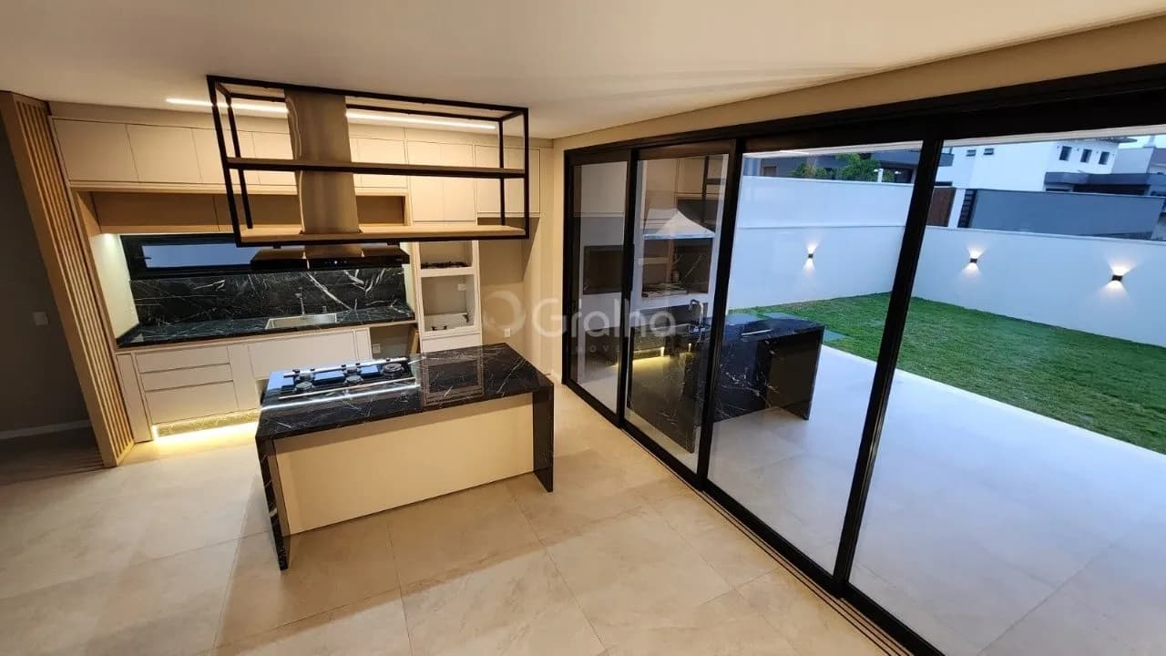 Casa para venda com 4 dormitórios em São João do Rio Vermelho com 261 m² — foto principal