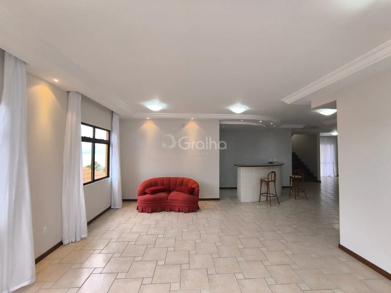 Casa para venda com 4 dormitórios em Itaguaçu com 457 m² — foto principal
