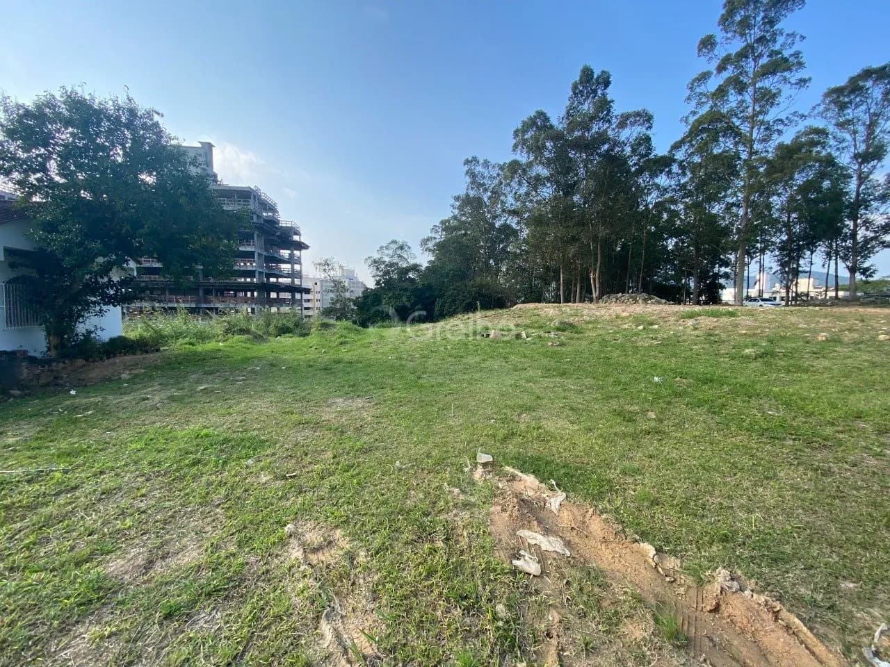 Terreno para venda em Pantanal com 1500 m² — foto principal