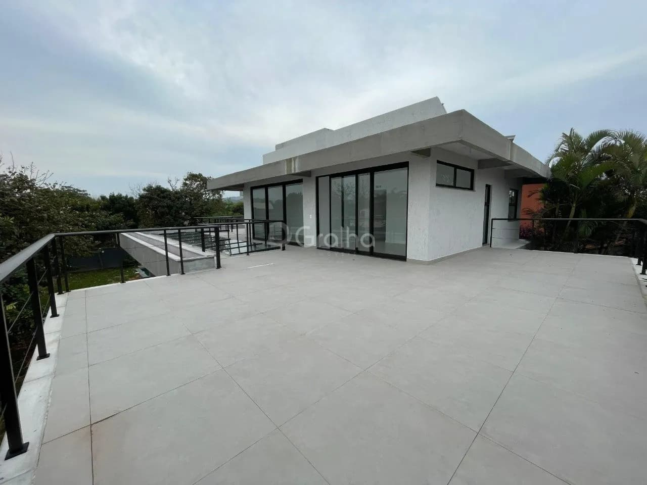 Casa para venda com 6 dormitórios em Campeche com 512 m²