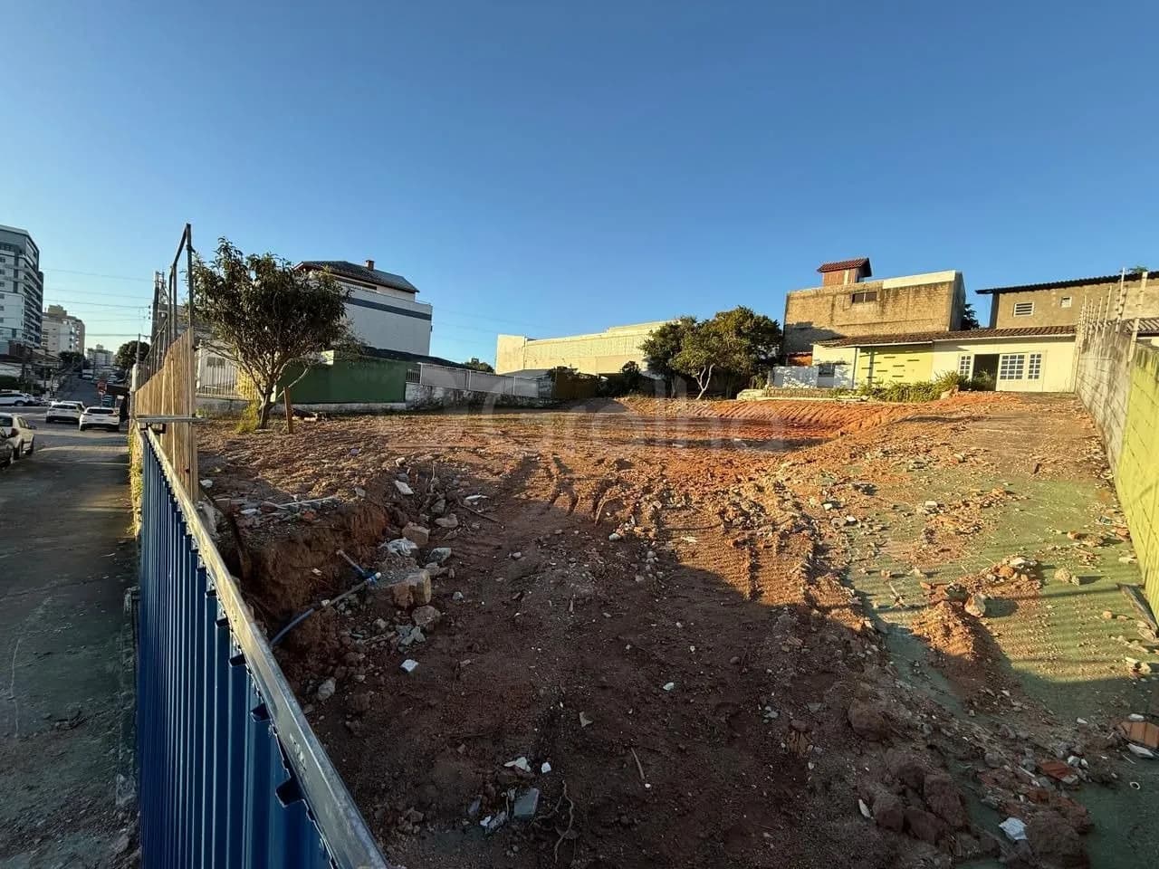 Terreno para venda em Abraão com 874 m² — foto principal