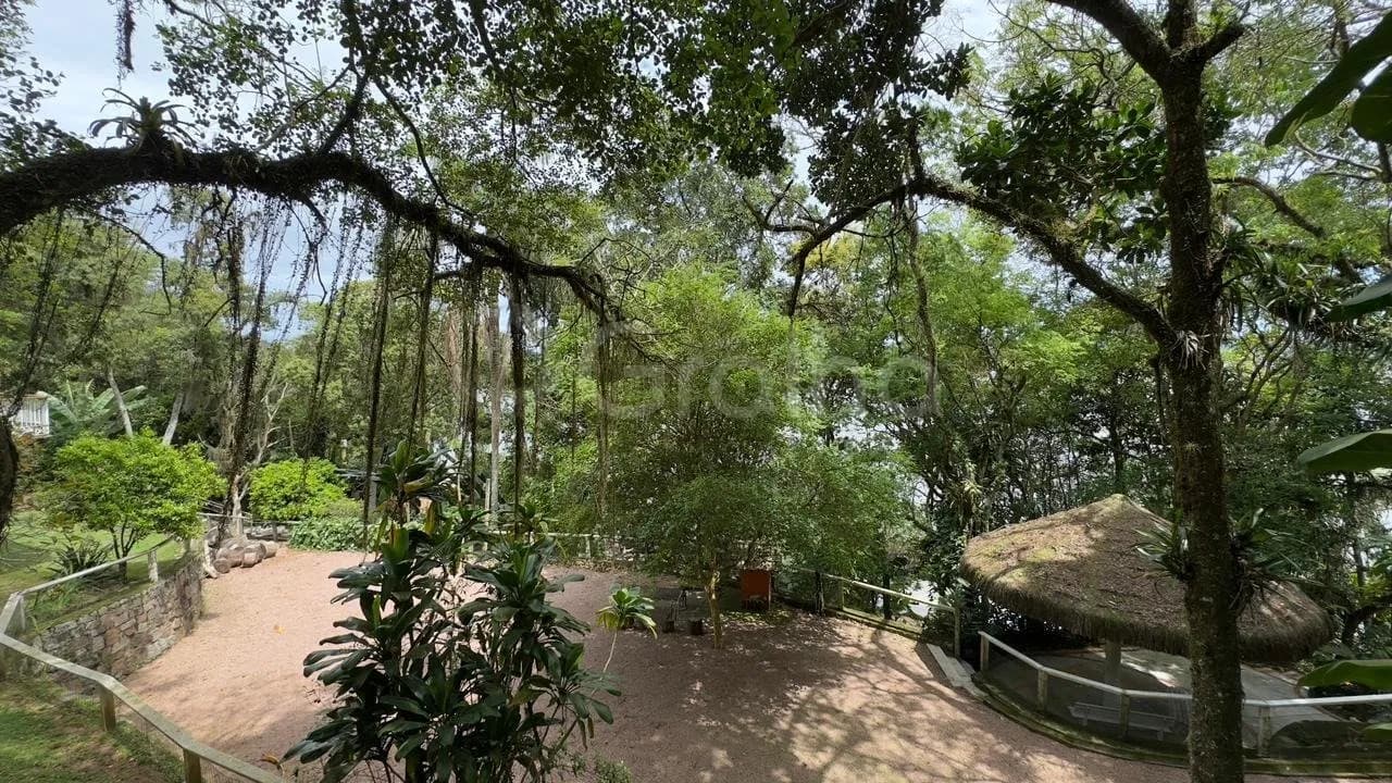 Terreno para venda em Sambaqui com 9399 m²
