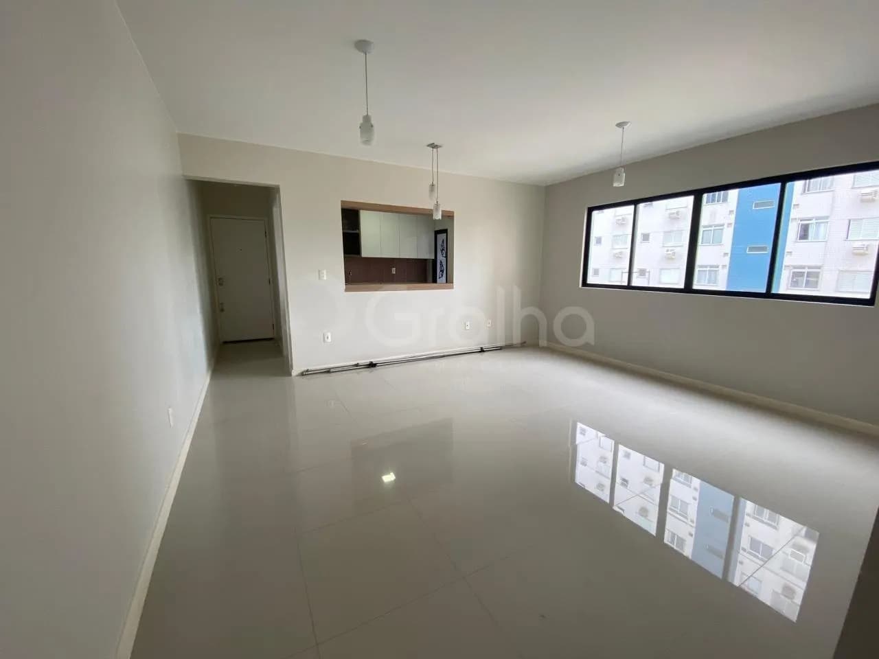 Apartamento para venda com 2 dormitórios em Balneário com 70 m² — foto principal