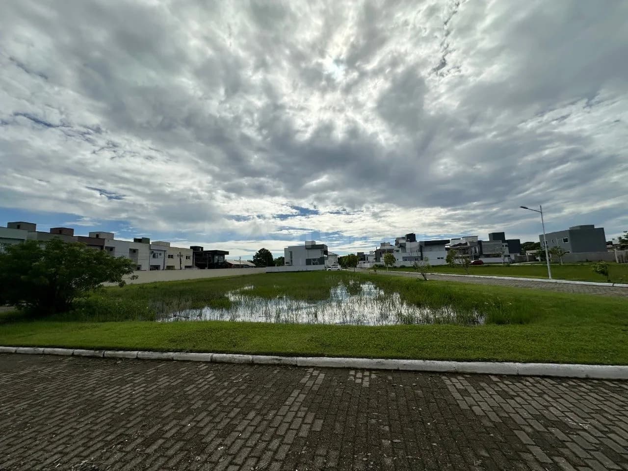Terreno para venda em Campeche com 396 m² — foto 2