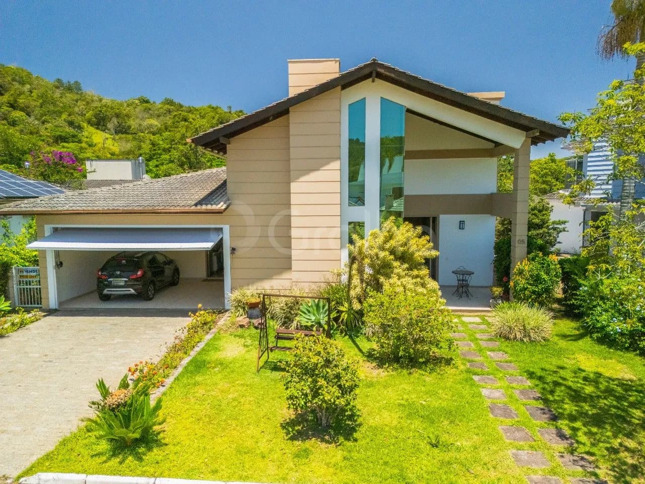Casa para venda com 4 dormitórios em Côrrego Grande com 287 m²