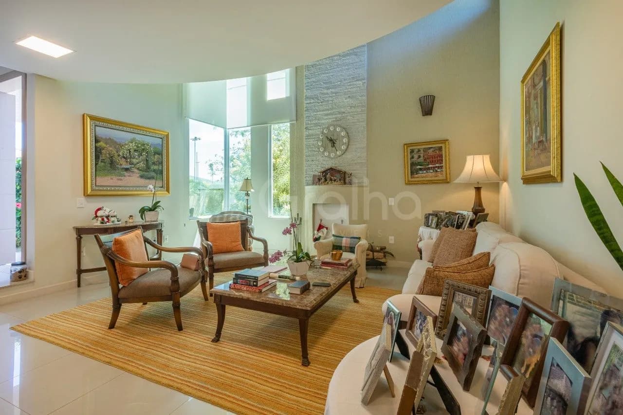 Casa para venda com 4 dormitórios em Côrrego Grande com 287 m² — foto 2