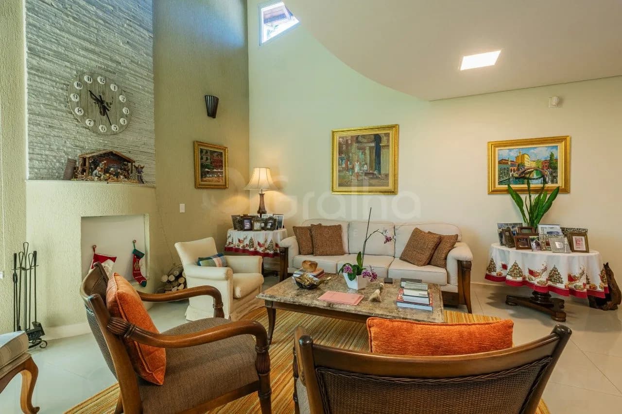 Casa para venda com 4 dormitórios em Côrrego Grande com 287 m² — foto 4