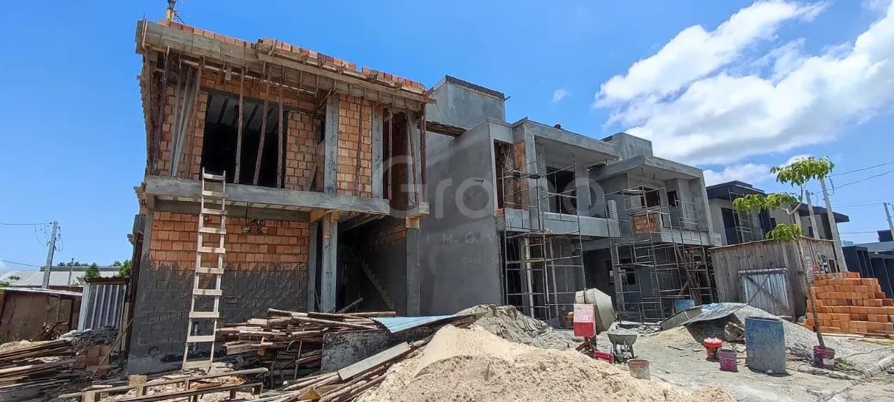Casa para venda com 3 dormitórios em Canasvieiras com 129 m² — foto principal