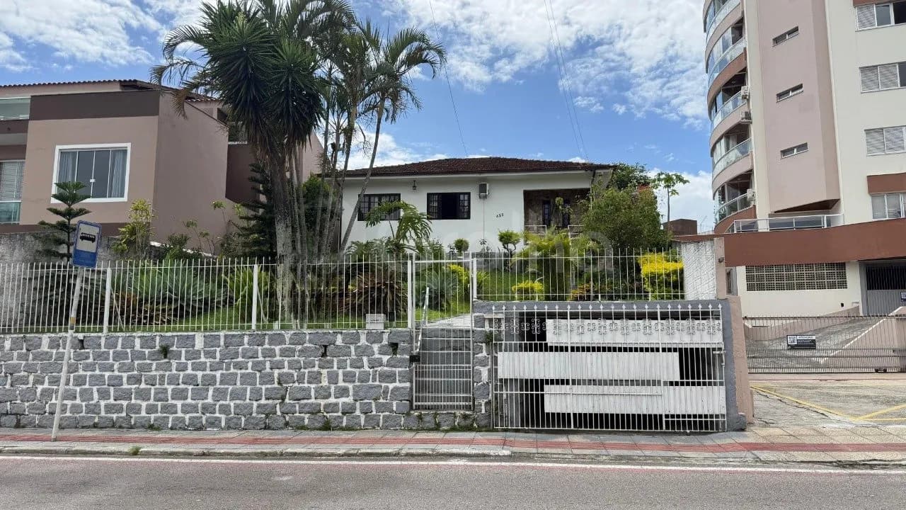 Casa para venda com 3 dormitórios em Abraão com 190 m² — foto principal