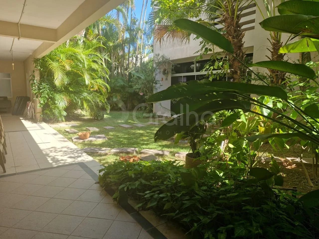 Hotel/pousada para venda em Açores com 615 m² — foto principal