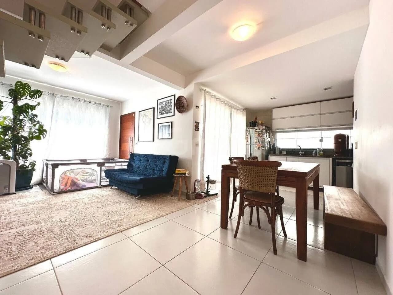 Casa para venda com 5 dormitórios em Pântano Do Sul com 166 m² — foto 2