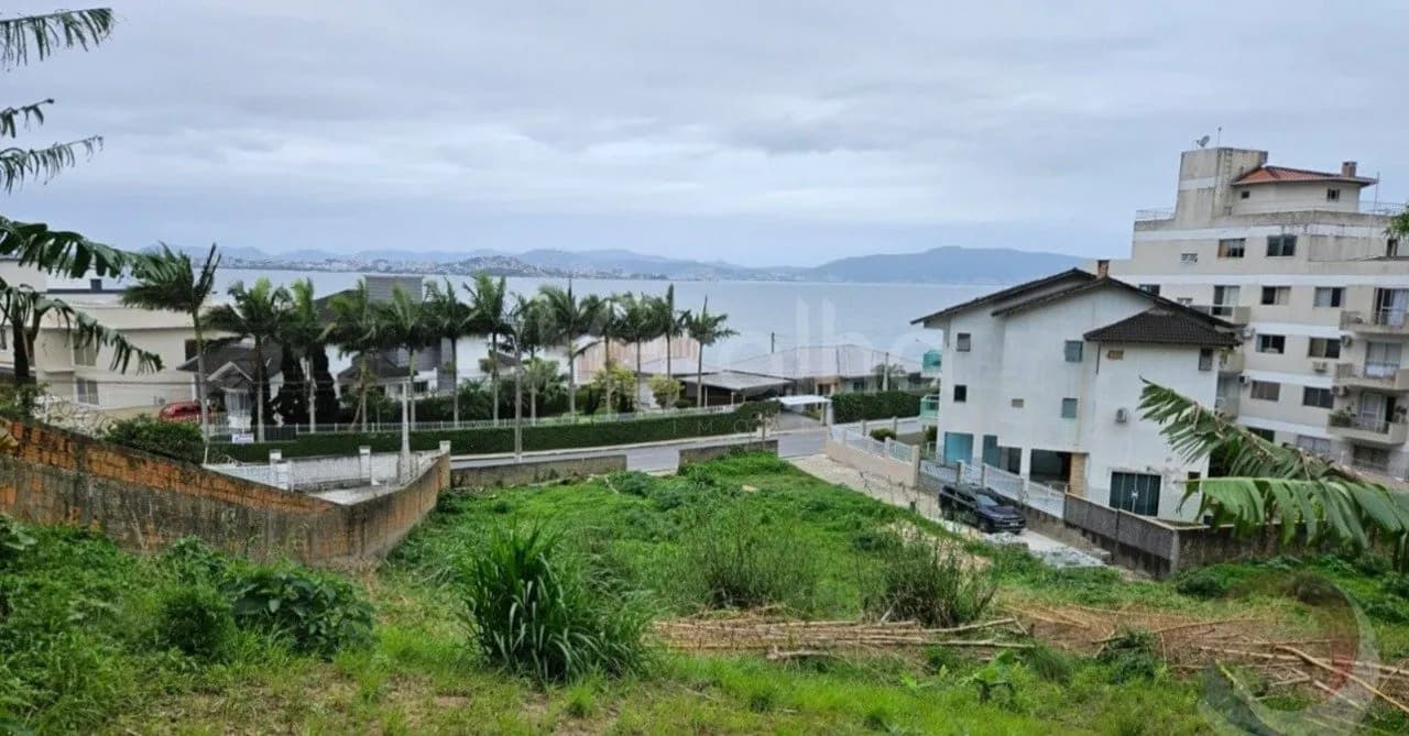 Terreno para venda em Ponta De Baixo com 2420 m²