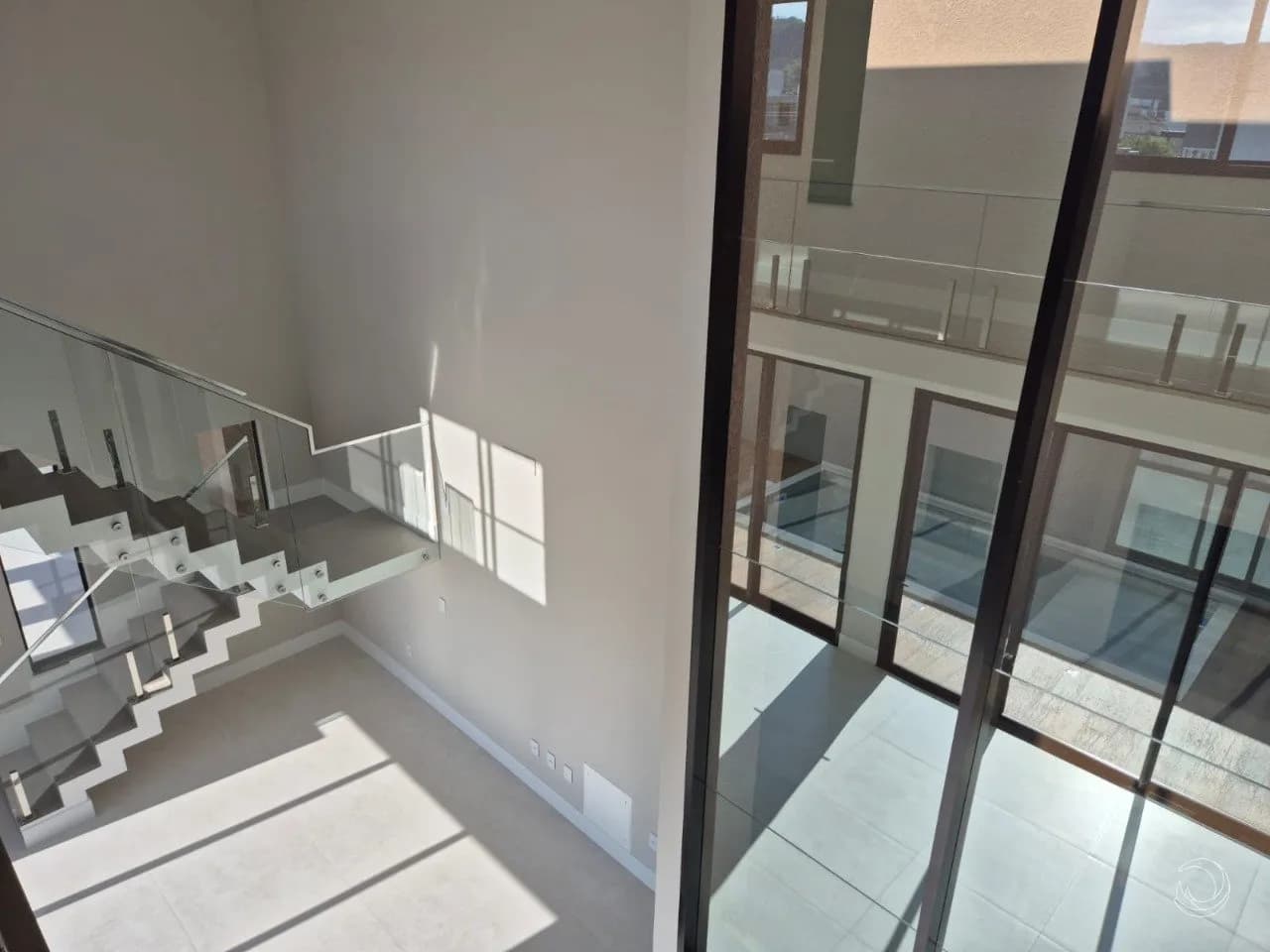 Casa para venda com 4 dormitórios em Ingleses Do Rio Vermelho com 215 m² — foto 2