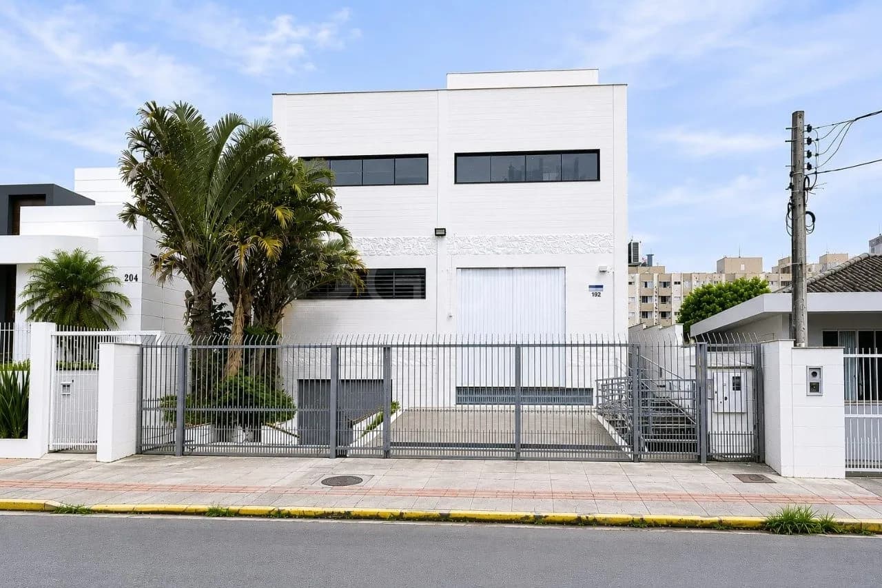 Prédio comercial para venda em Capoeiras com 1010 m²