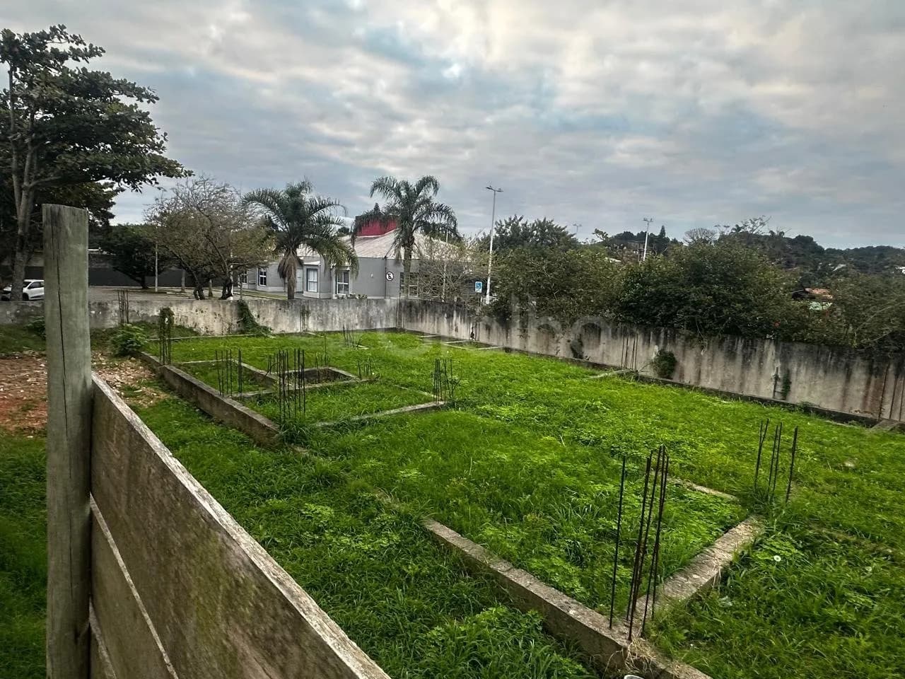 Terreno para venda em Tapera da Base com 450 m²