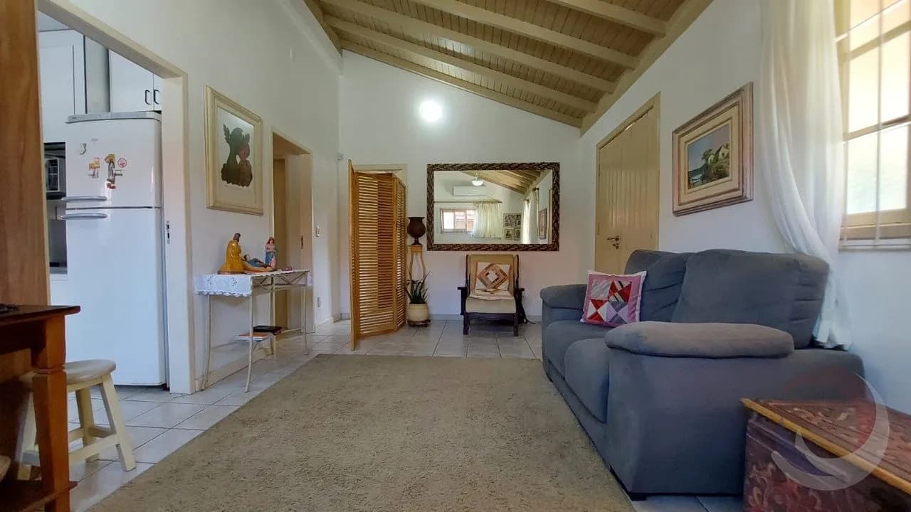 Casa para venda com 4 dormitórios em Campeche com 150 m²