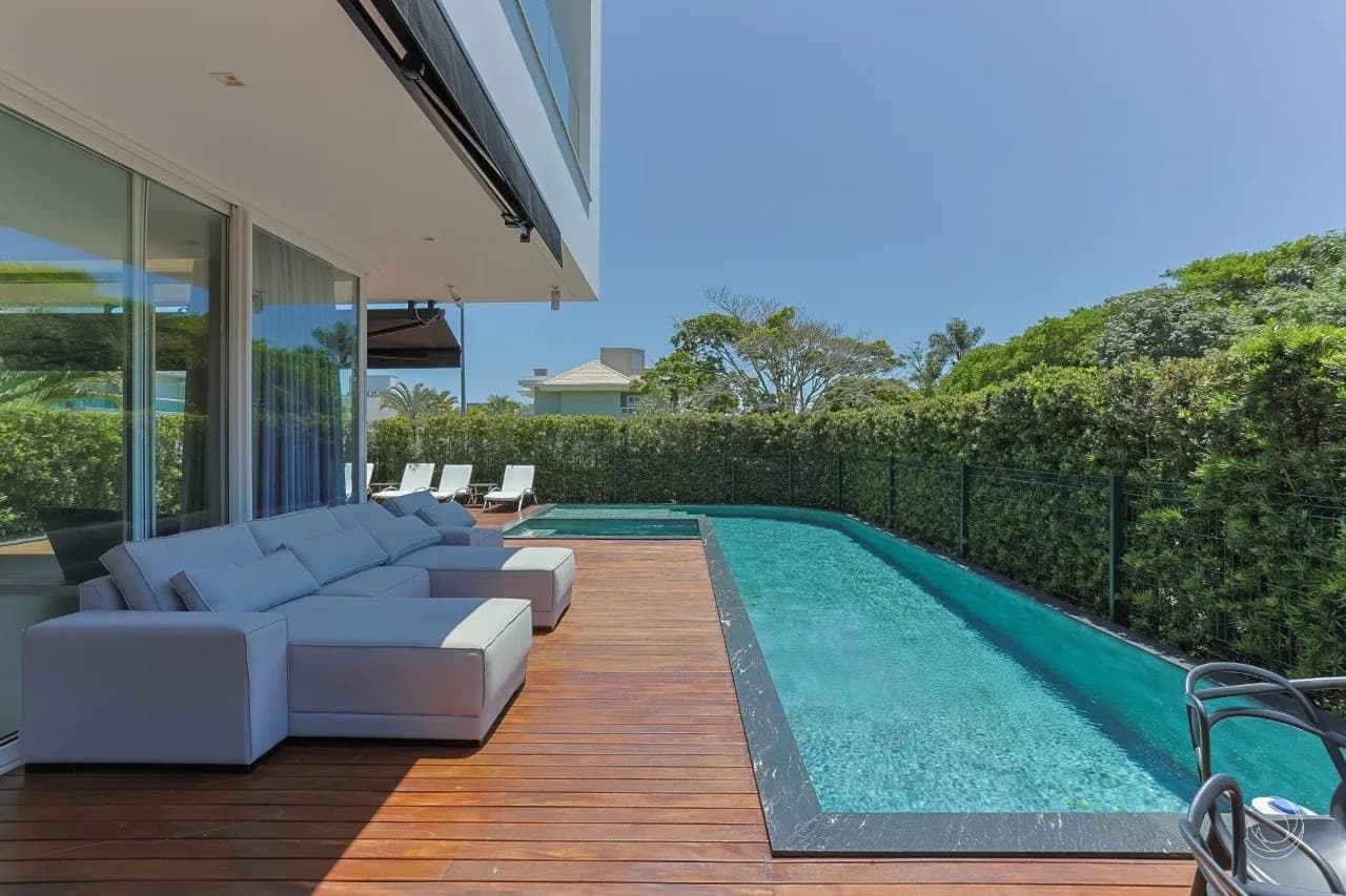 Casa para venda com 6 dormitórios em Jurerê Internacional com 433 m²